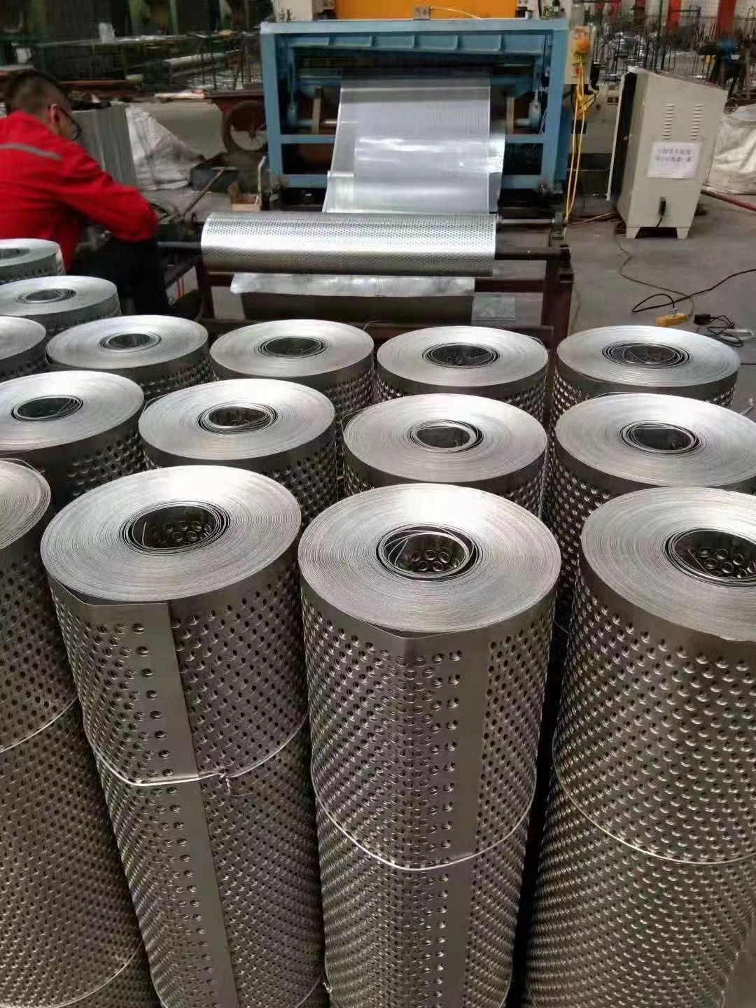 卷板冲孔网 - 河北坤业金属丝网制品有限公司图片2